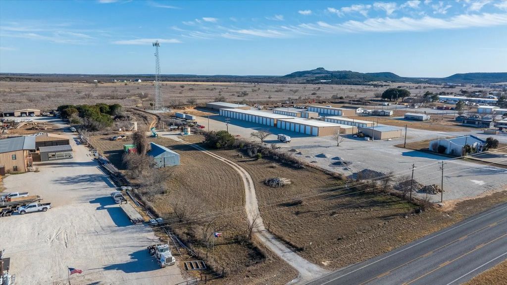 416 N Fm 2353, Graford