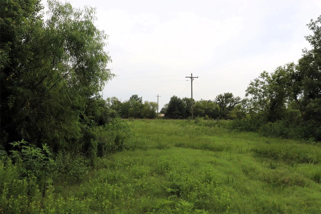 127 County Road 190, Liberty