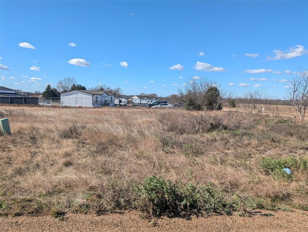 272 Victory Drive, Mabank