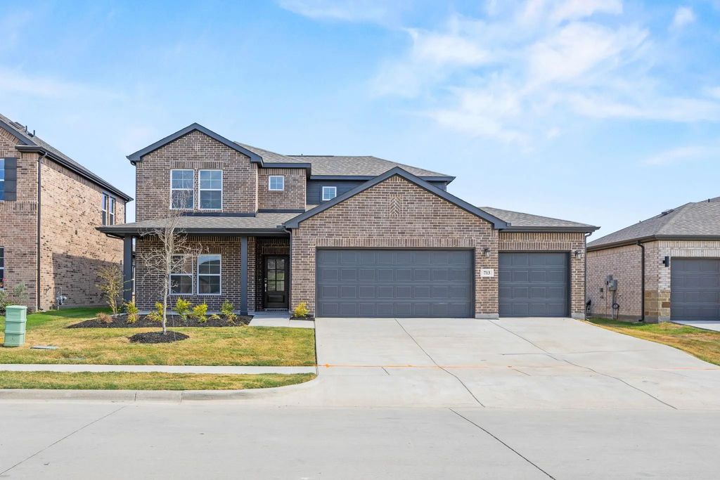 713 Vineyard Way, Forney