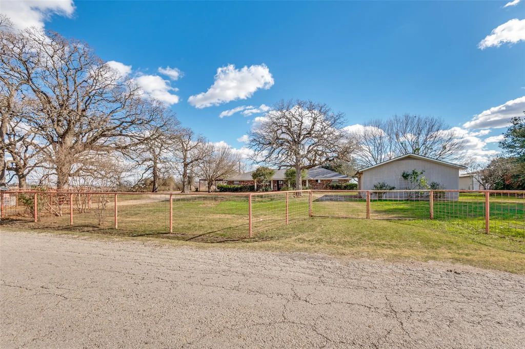 515 Farr Altom Road, Combine