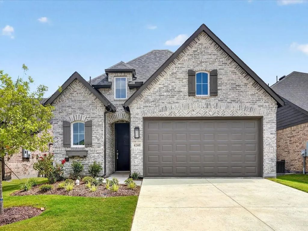 4240 Elk Hair Drive, Royse City