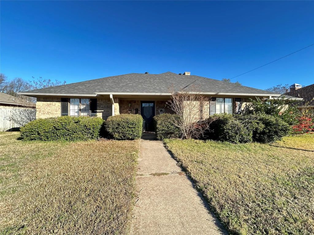 120 Cedar Springs Boulevard, Sulphur Springs