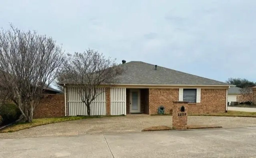 1408 Elmwood Street, Sulphur Springs