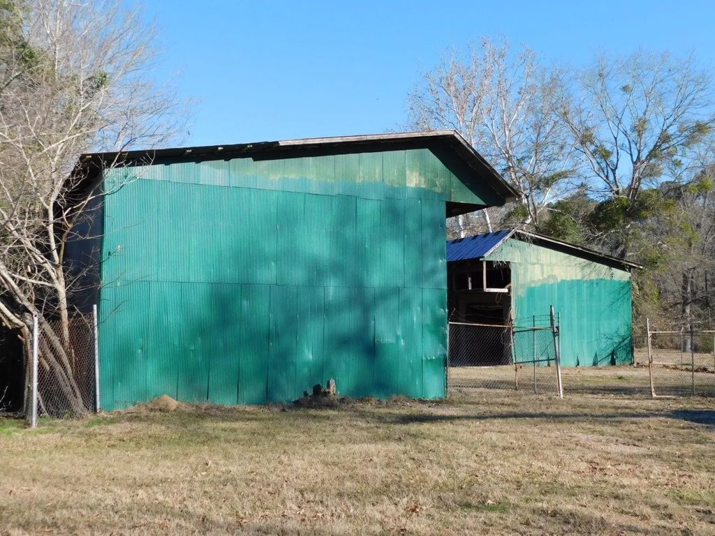 510 N Giles Street, Springhill