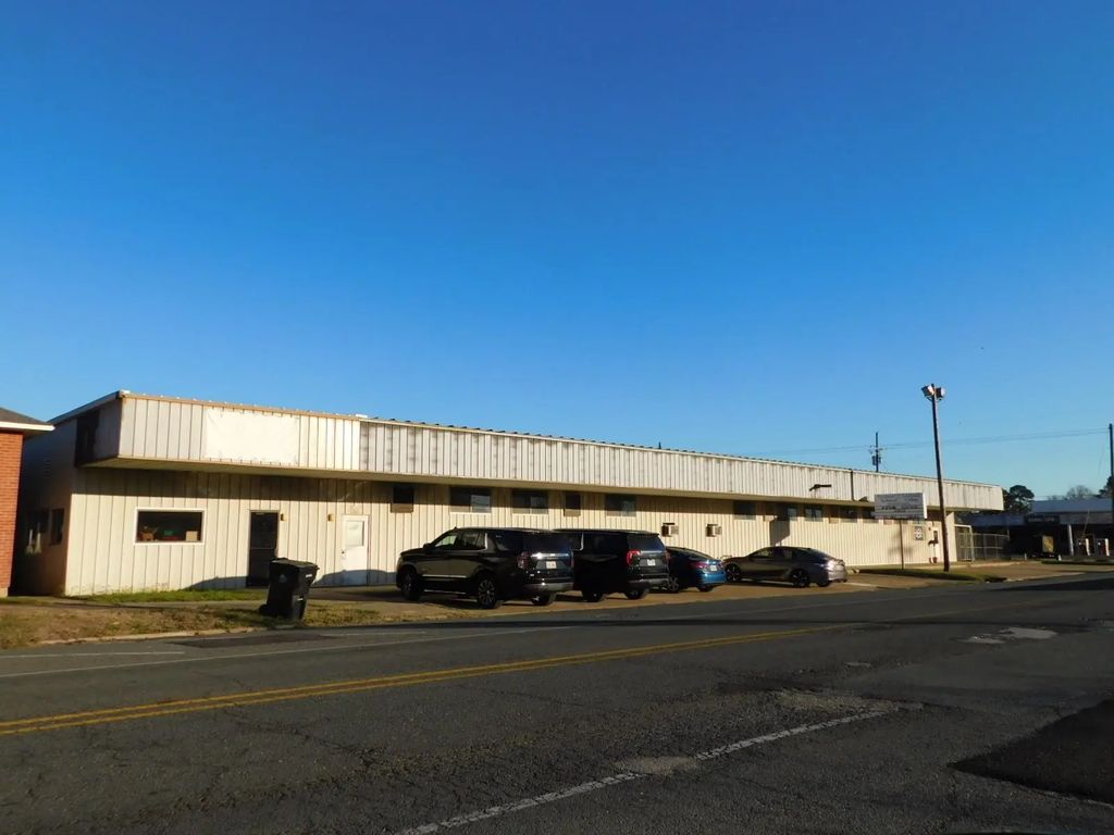 101 Ne 1st Street, Springhill