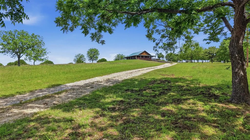 3078 Admire Road, Nocona
