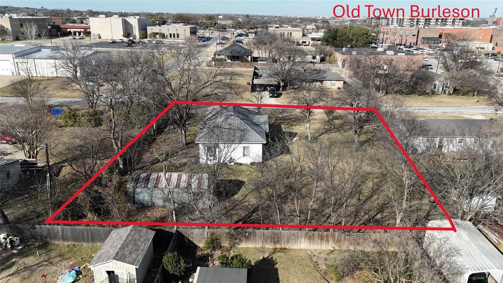 213 W Eldred Street 2, Burleson