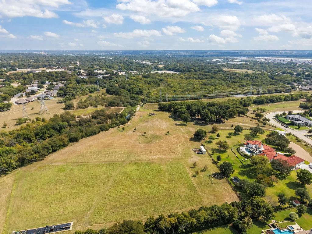 8317 Marys Creek Drive, Benbrook