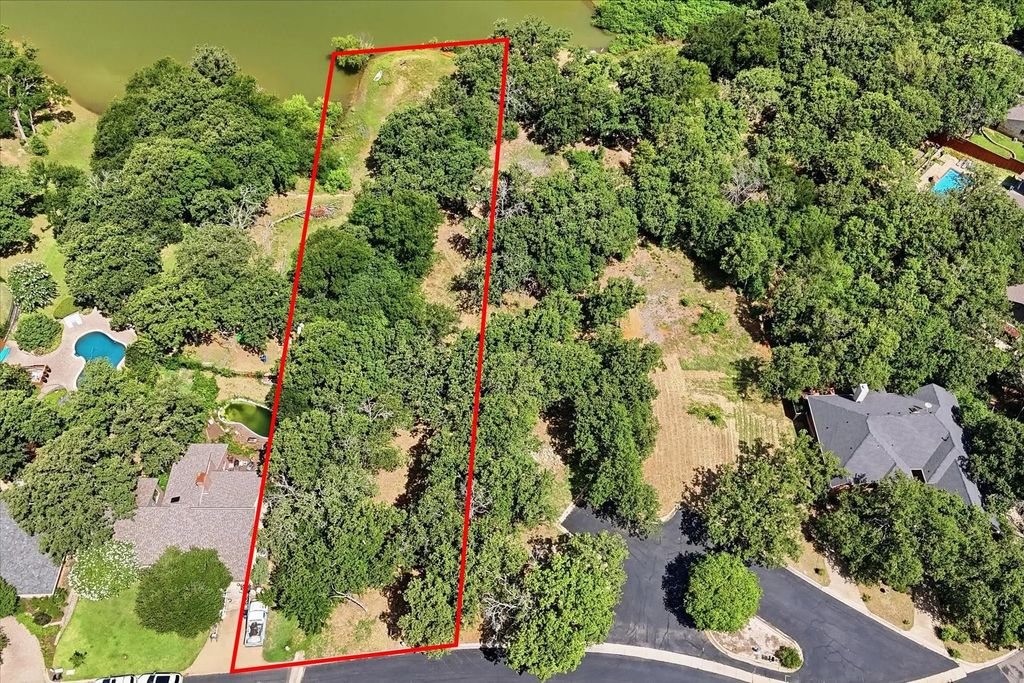 18 Royal Oaks Boulevard, Hickory Creek