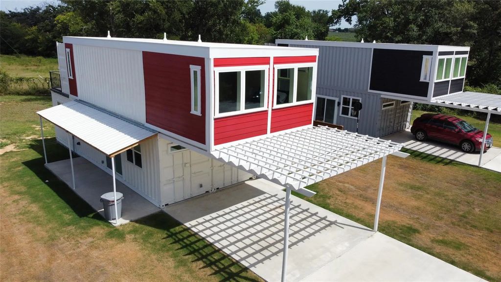 1228 Kennie Drive, Commerce