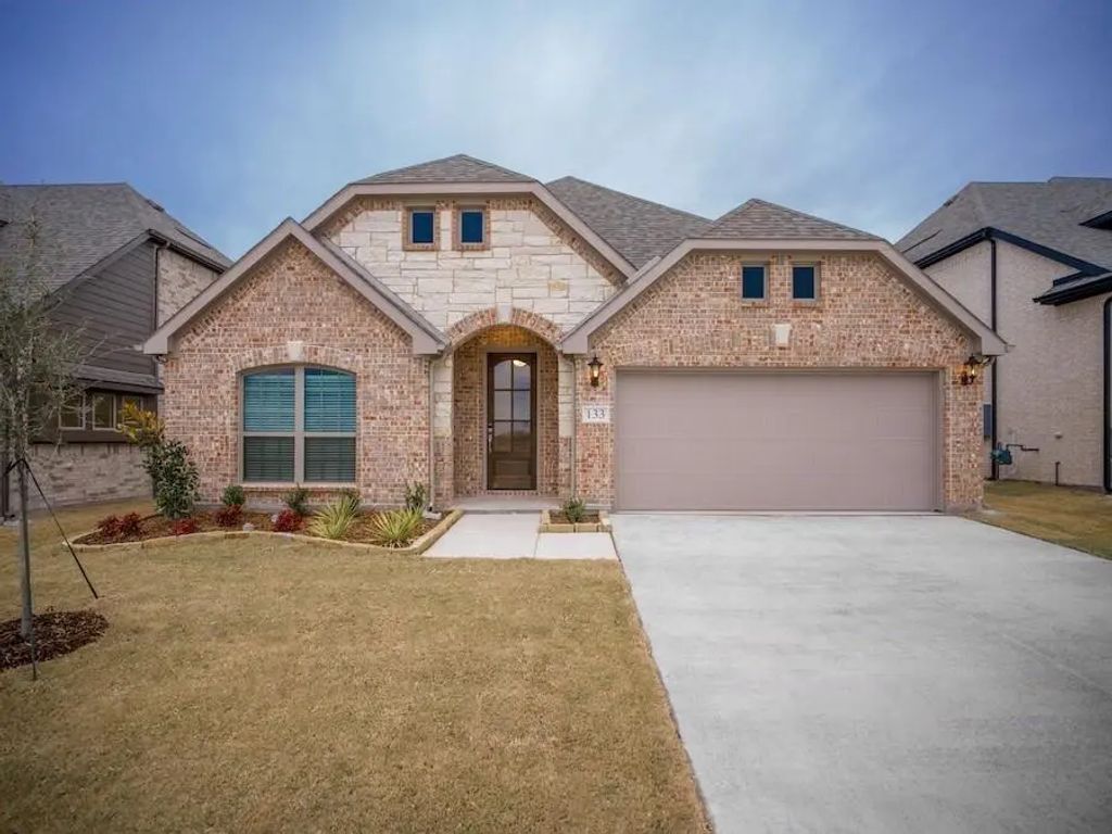 133 Winterwood Drive, Lavon