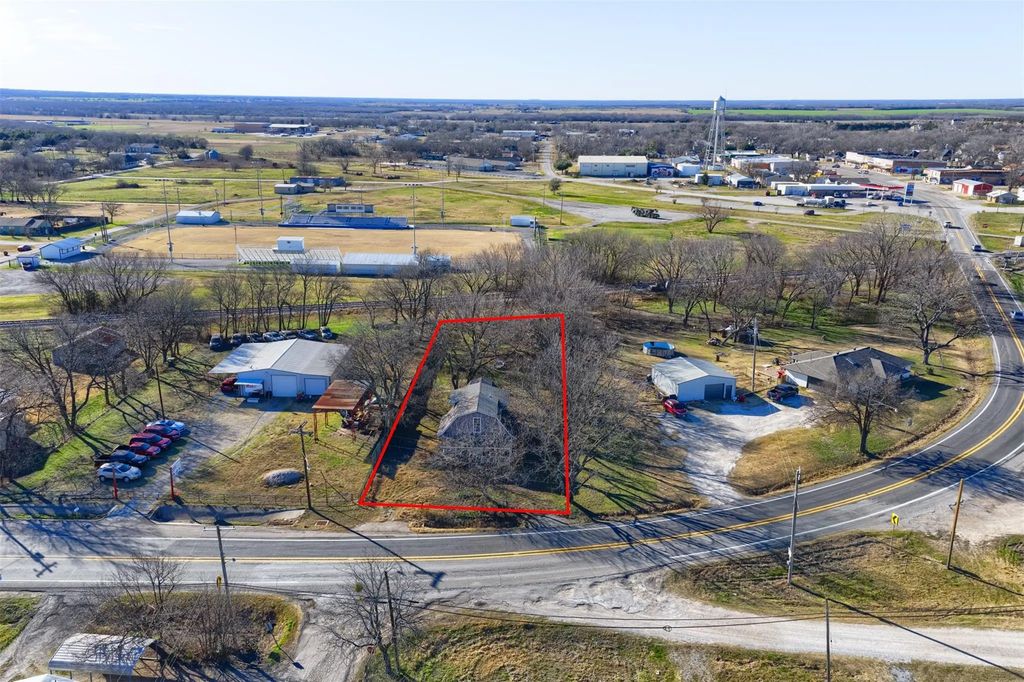 80 N Us Highway 69, Celeste