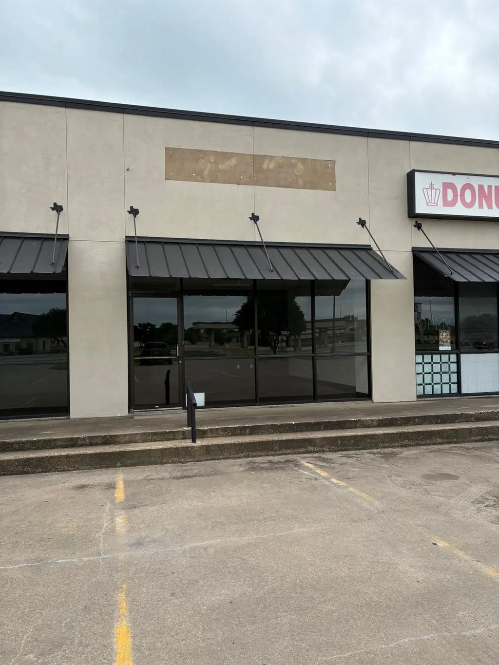 2203 W Ennis Avenue 400, Ennis