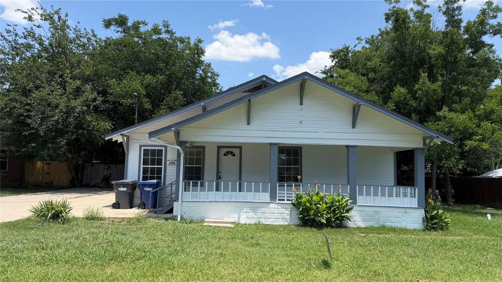 1208 Hall Street, McKinney
