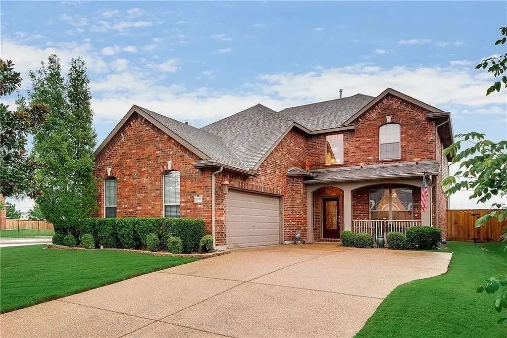 2703 Waterway Drive, Grand Prairie