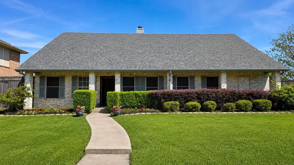 2015 Sandi Lane, Sachse