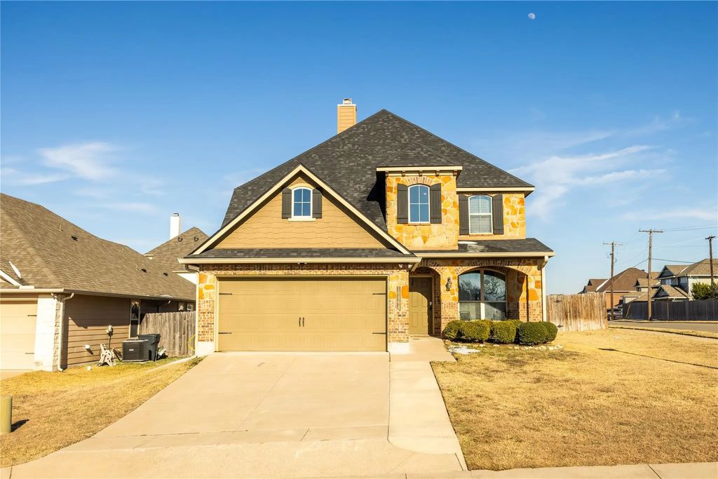 10864 Aurora, Waco