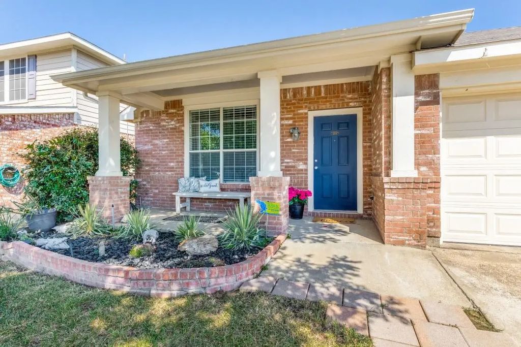 9217 Oldwest Trail, Fort Worth