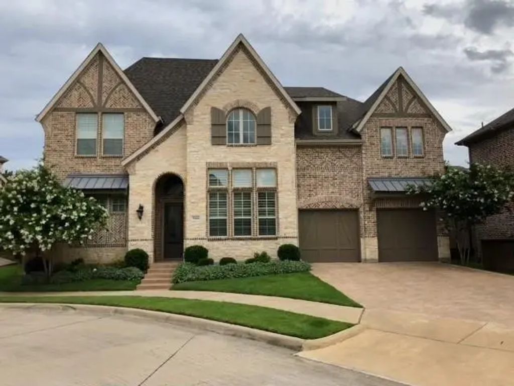 9444 Monteleon, Dallas