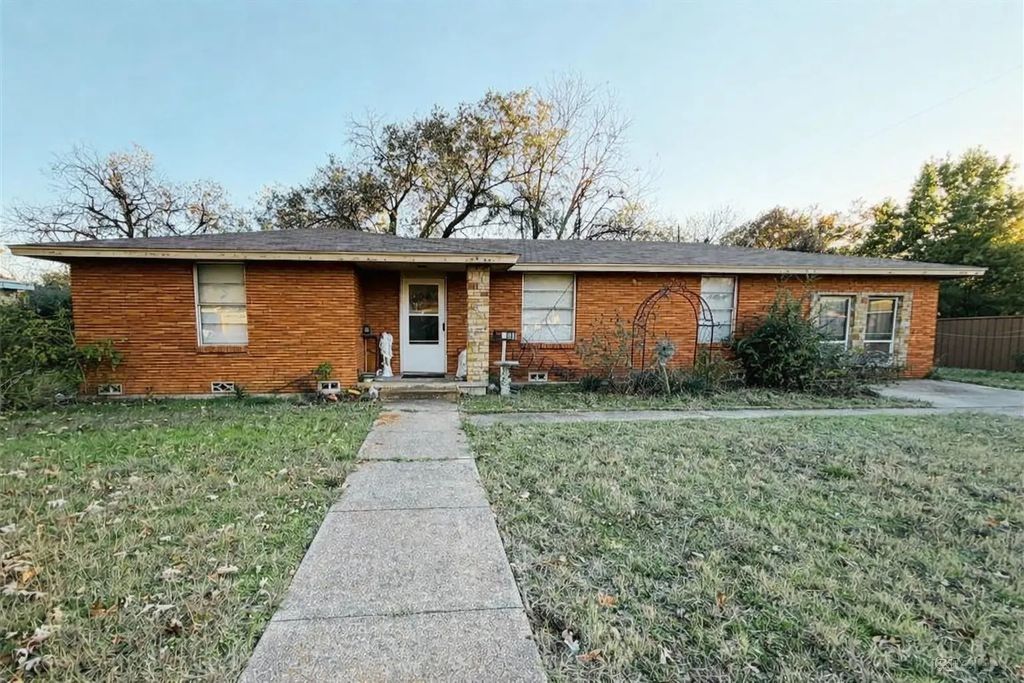 7008 Briley Drive, North Richland Hills