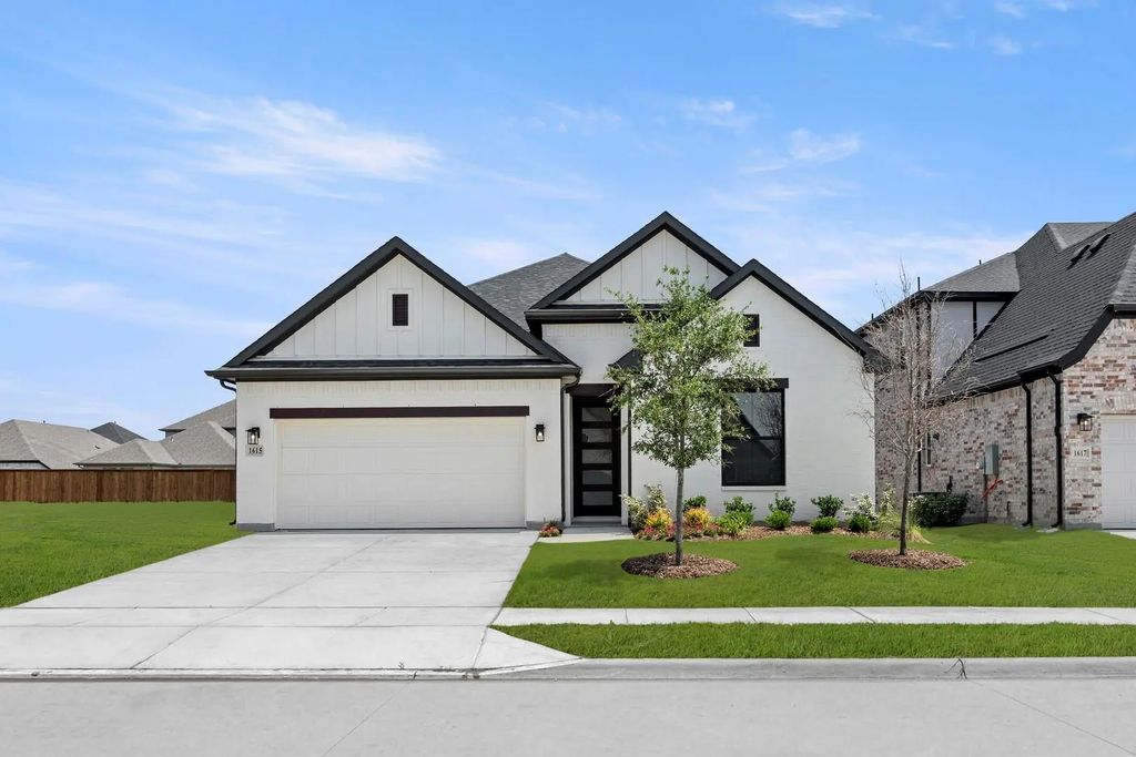 1615 Yorkie Drive, Forney
