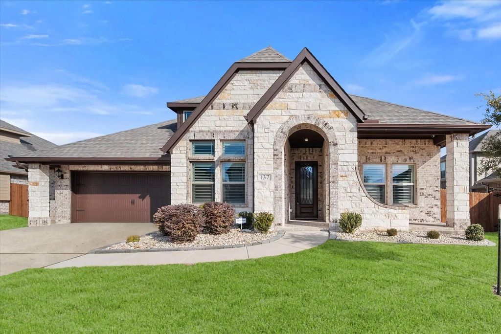 137 Fireberry Drive, Glenn Heights