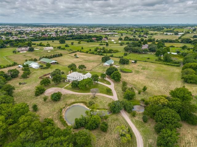 1827 Dr Sanders Road, Aubrey