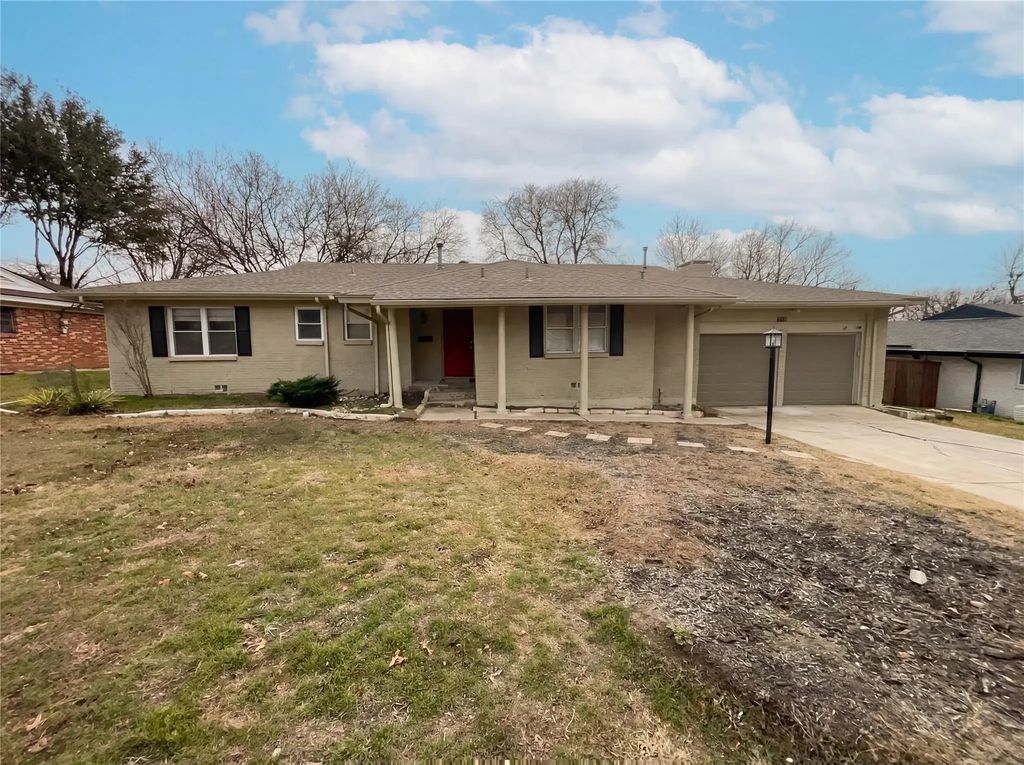 6817 Chickering Road, Fort Worth