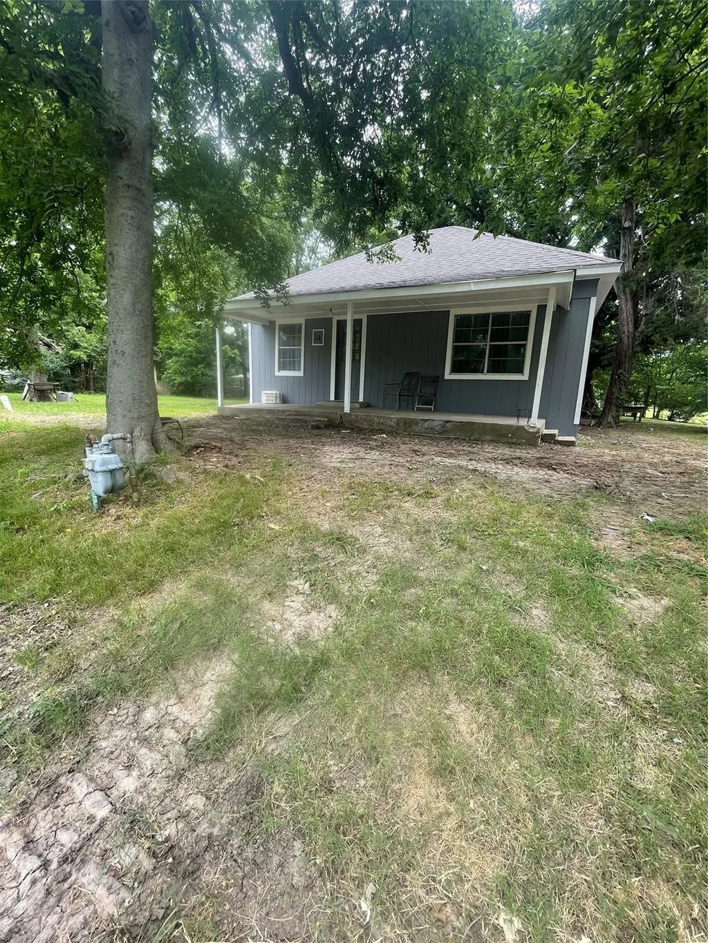 205 1st, Pecan Gap