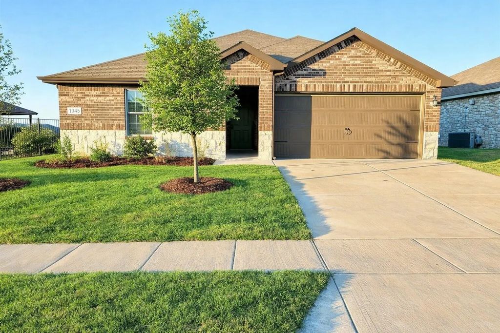 1125 Silver Maple Lane, Royse City