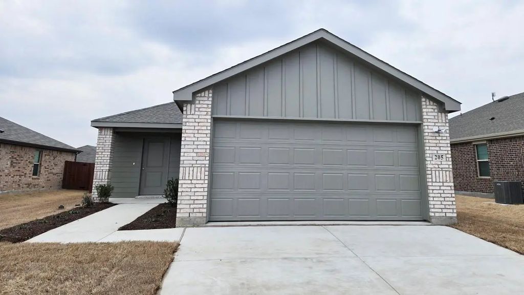 205 Choctaw Drive, Leonard