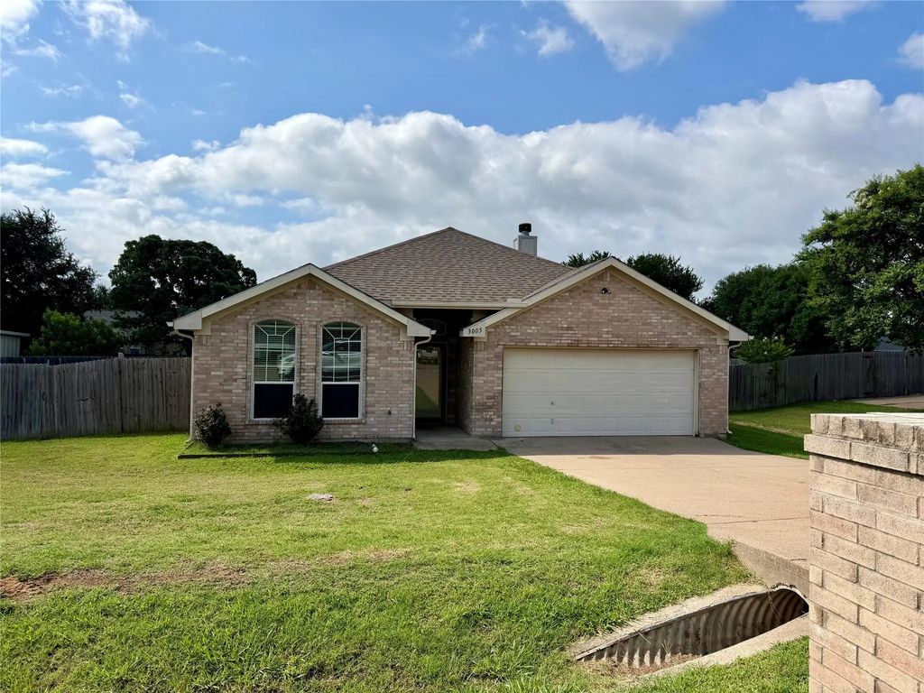 3005 Stroll Drive, Granbury