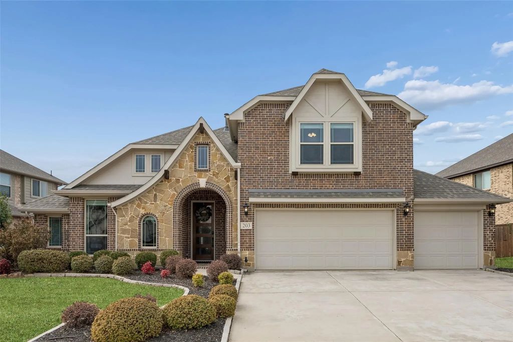 203 Oakcrest Drive, Justin