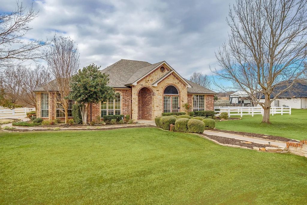 3712 Vista North Drive, Burleson