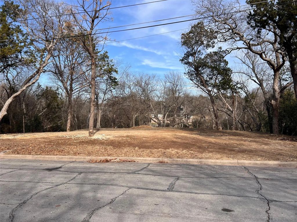 2912 Maple Hill Circle, Waco