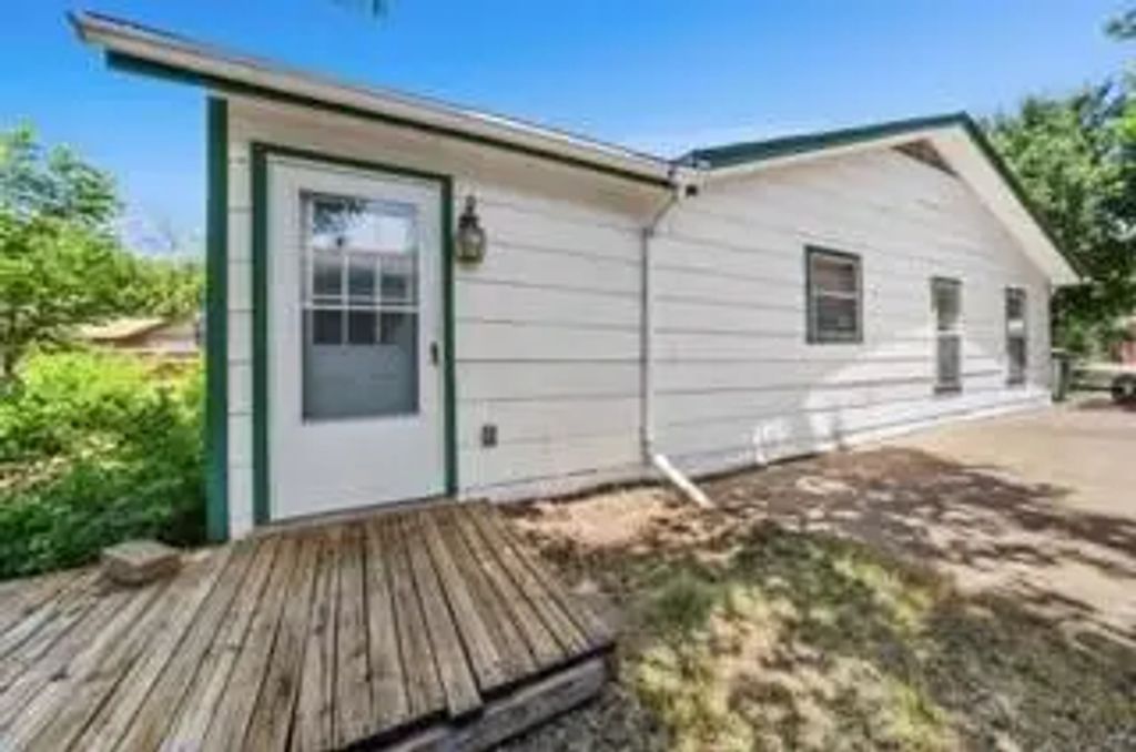 2221 Varsity Drive, Grand Prairie
