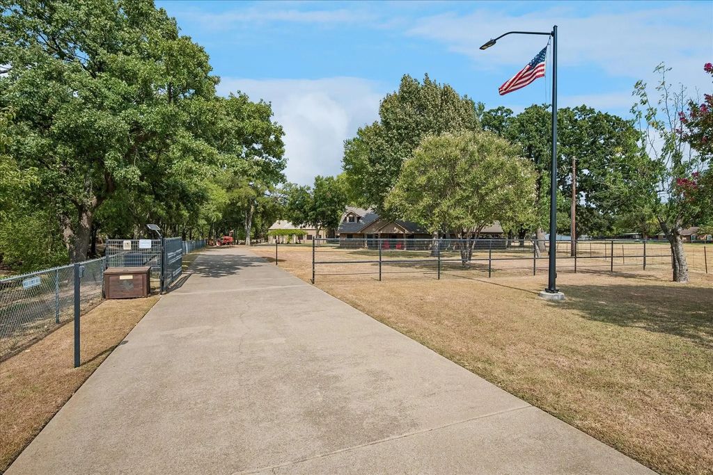 6707 Us 287 Highway, Arlington