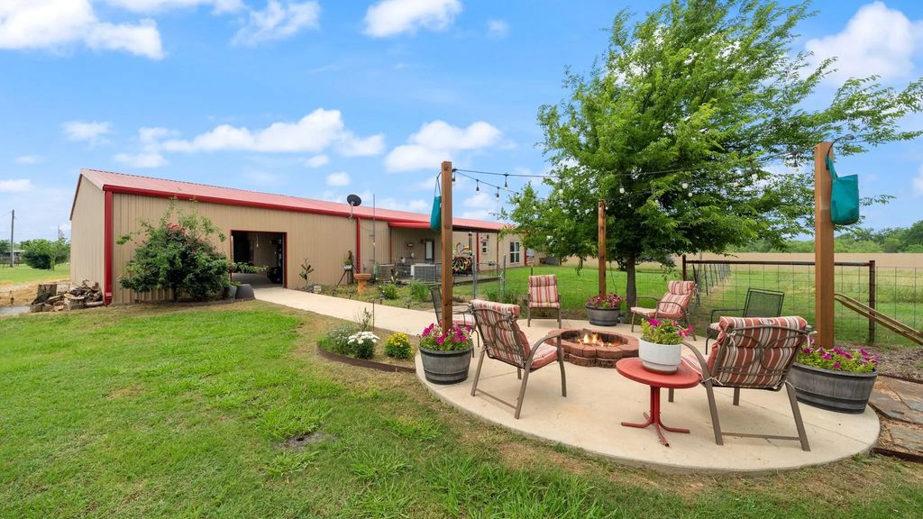 5801 County Road 4128, Scurry