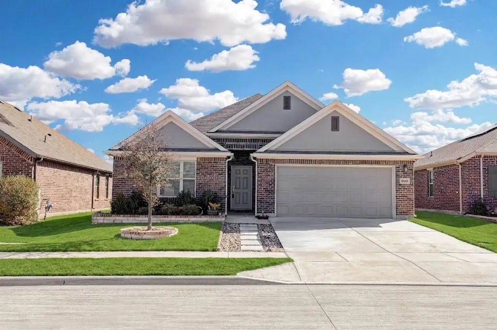 8948 Bronze Meadow Drive, Fort Worth