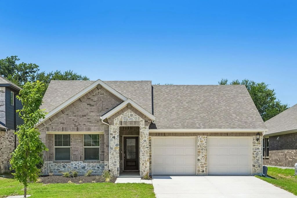 2208 Nicole Drive, Denton