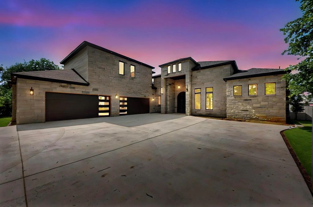 8743 Southern Shore Court, Kemp
