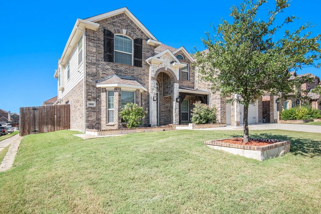 9801 Yellow Cup Drive, Fort Worth
