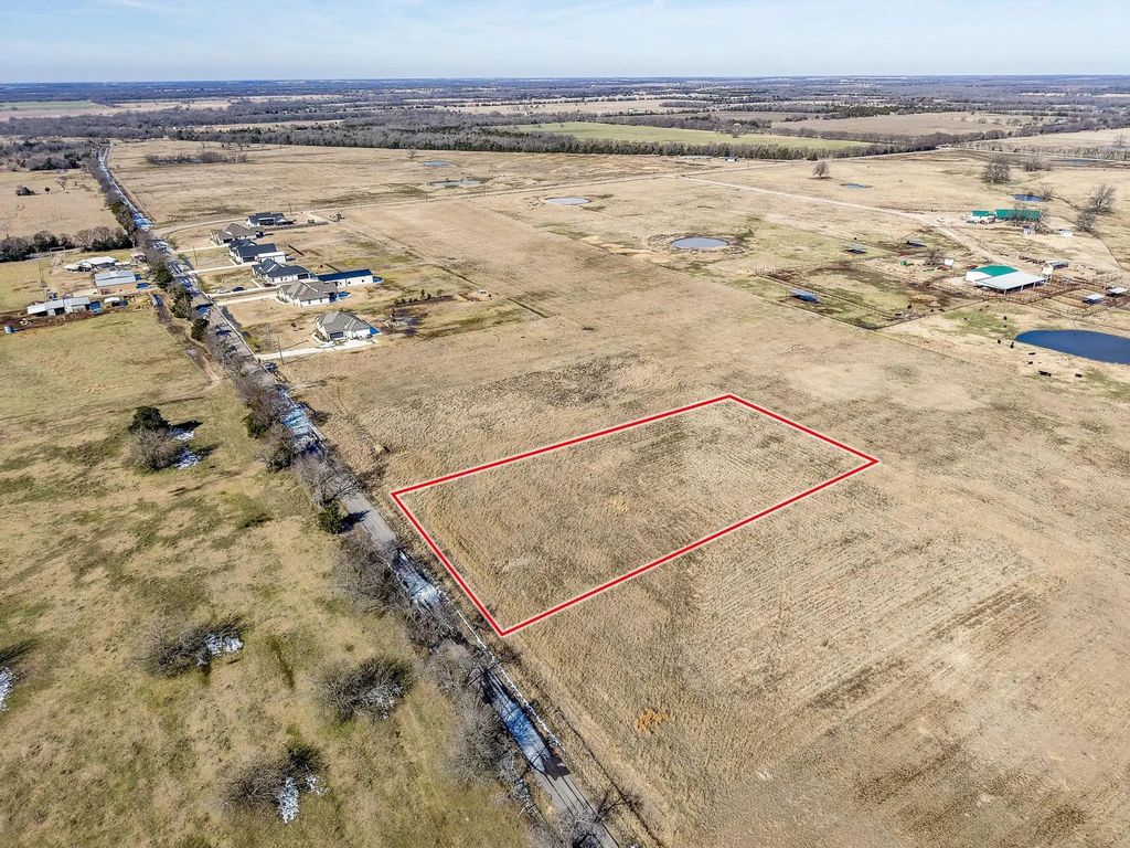 768 County Road 1021, Wolfe City