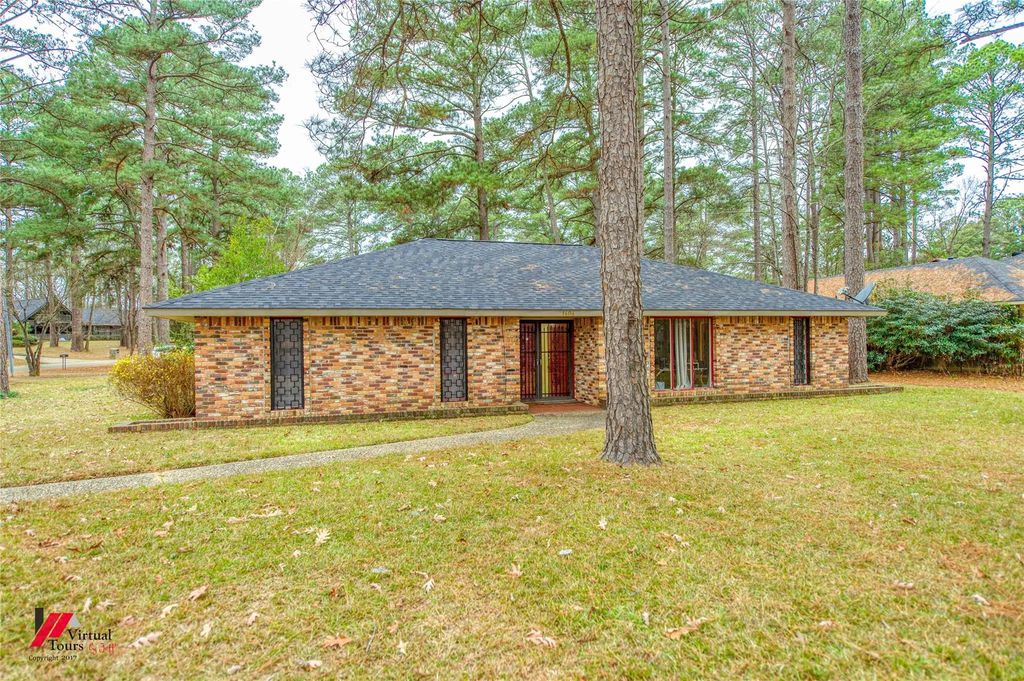 1404 N Acres Circle, Springhill