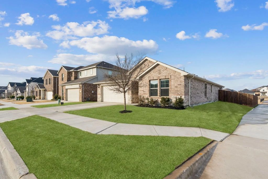 10569 Takala Drive, Fort Worth