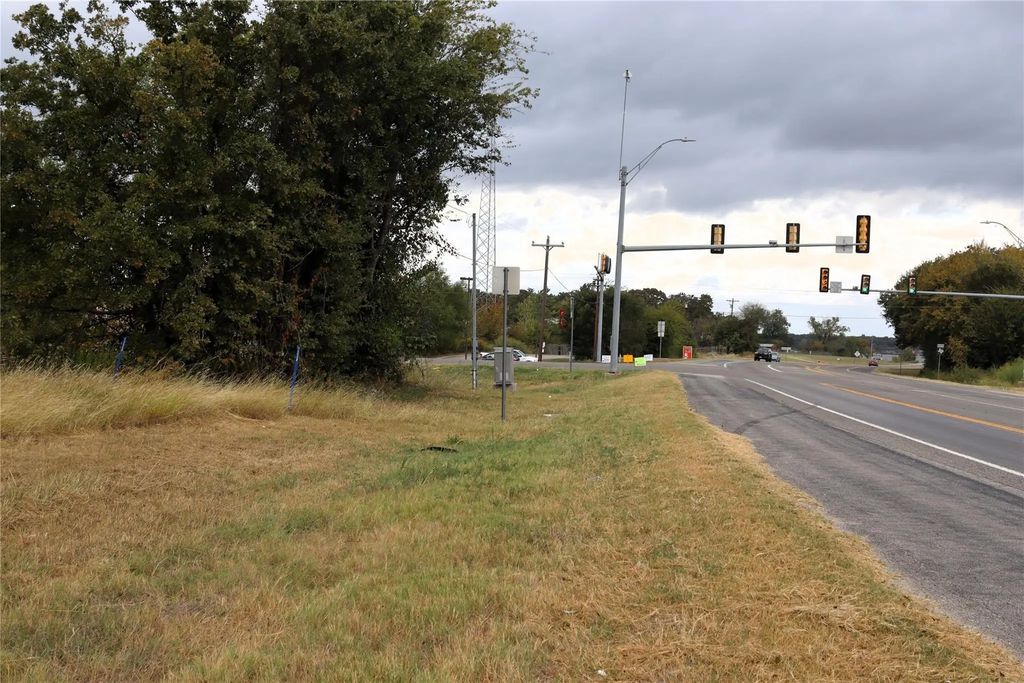 Fm 751, Quinlan