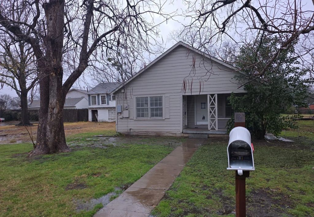 402 W 4th Street 1, Kaufman