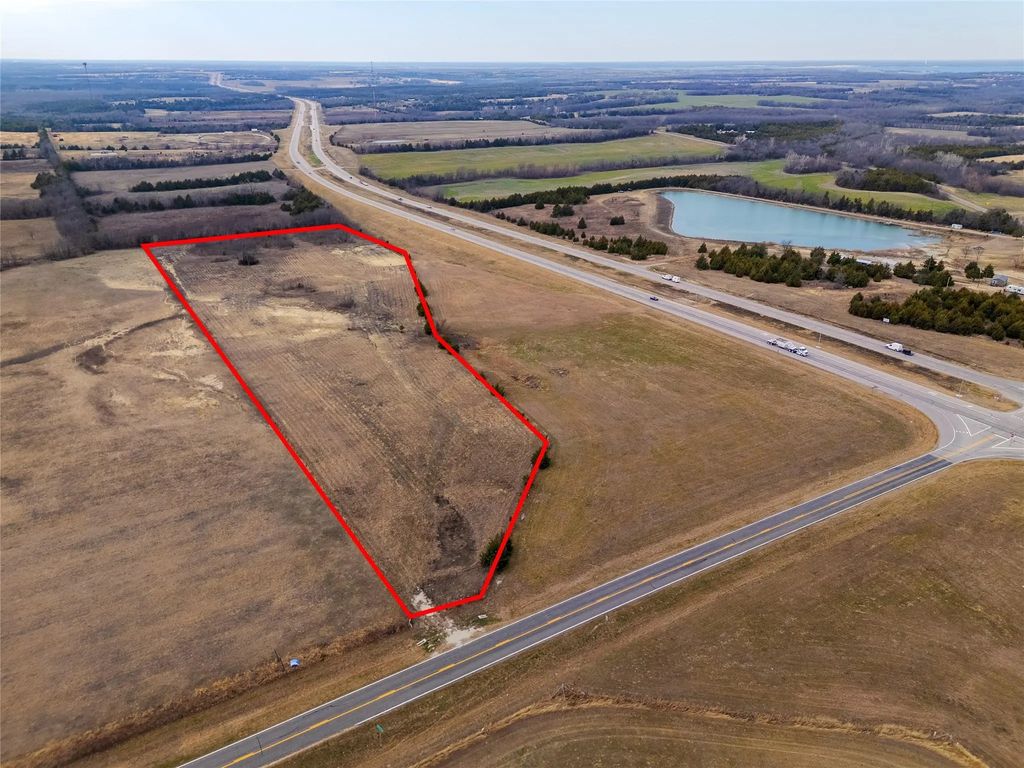 18528 E Fm-1396, Windom