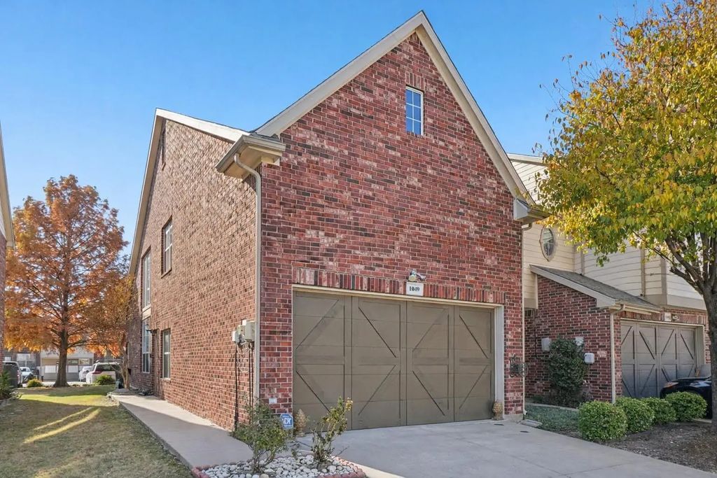 1049 Colonial Drive, Coppell